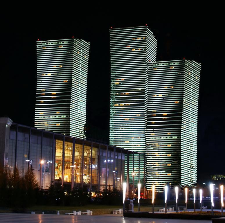 The Place Astana Hostel Buitenkant foto